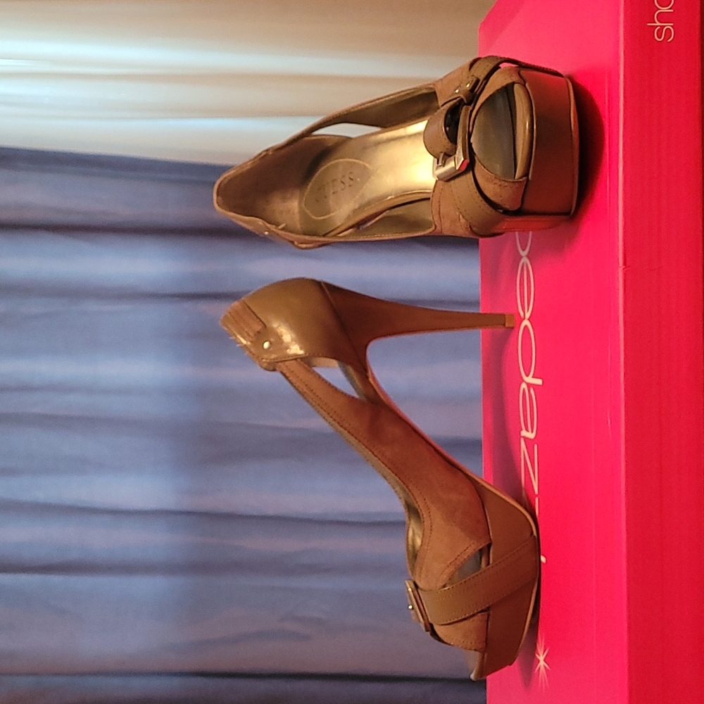 Taupe Guess pumps